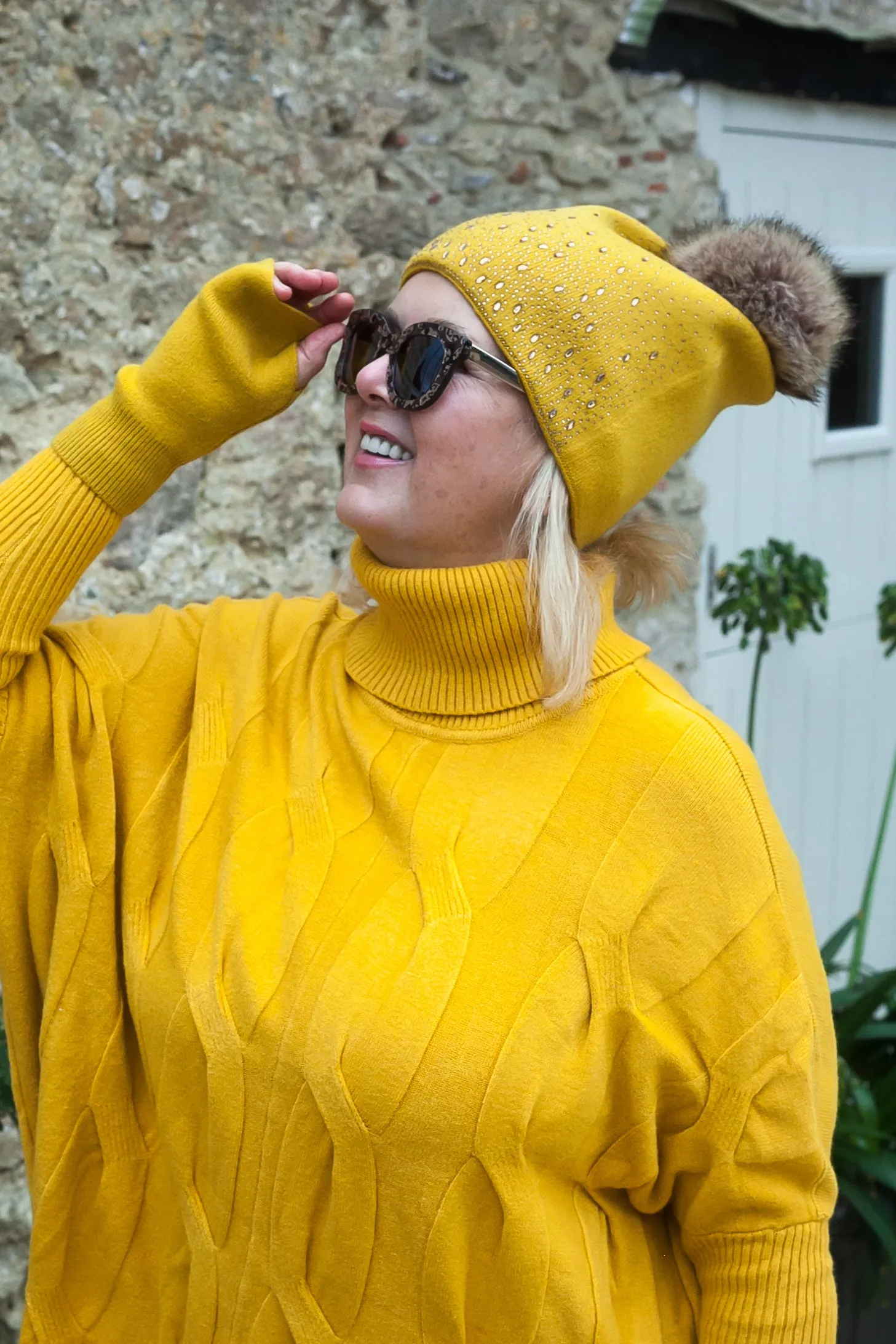 OLYWN Sparkle Pom Pom Hat (faux pom) HL20-F21