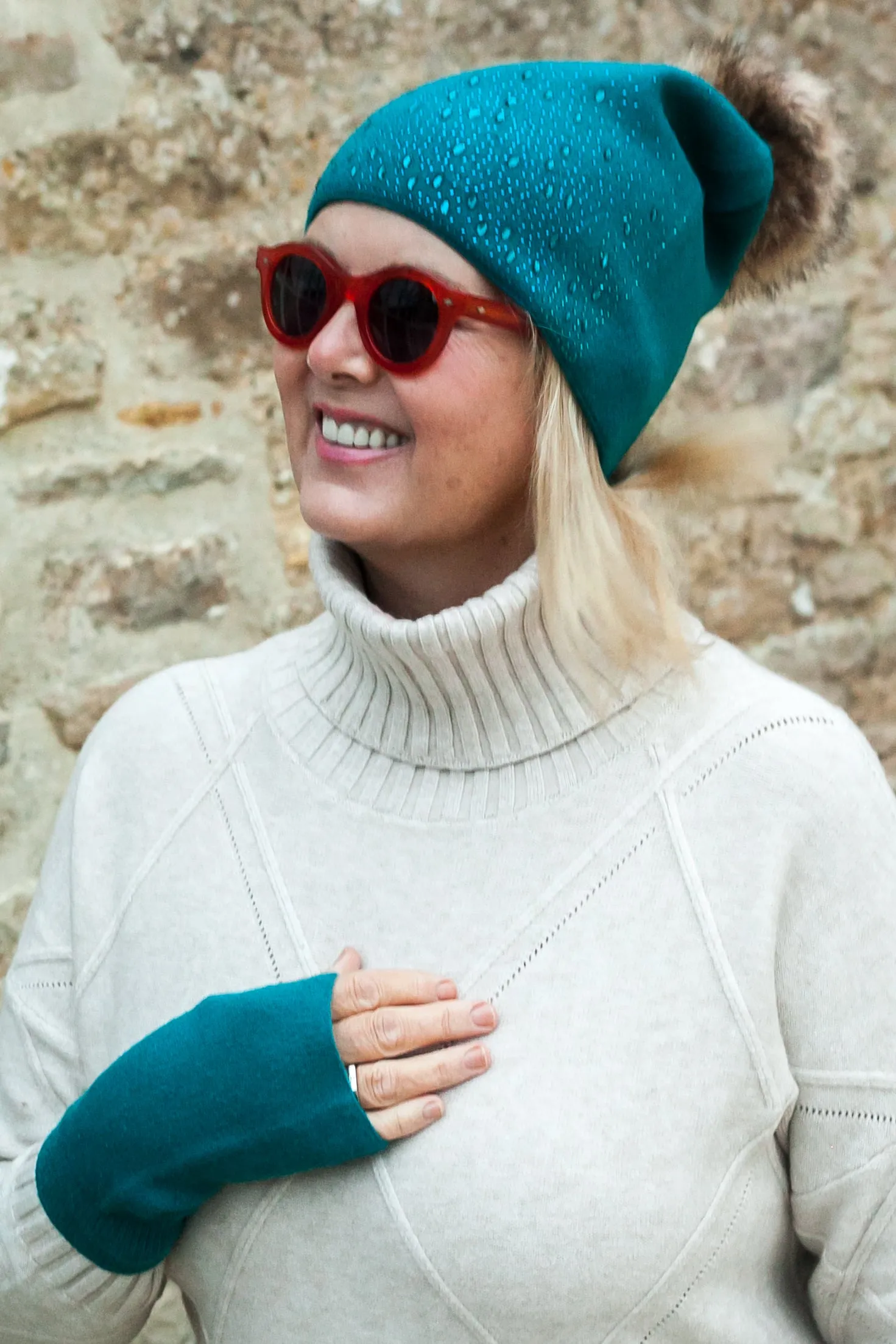 OLYWN Sparkle Pom Pom Hat (faux pom) HL20-F21